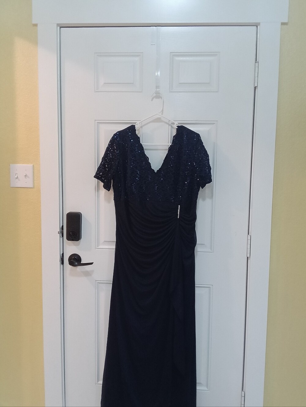 Betsy&Adam Elegant Navy Sequin V-Neck Evening Dress 233*